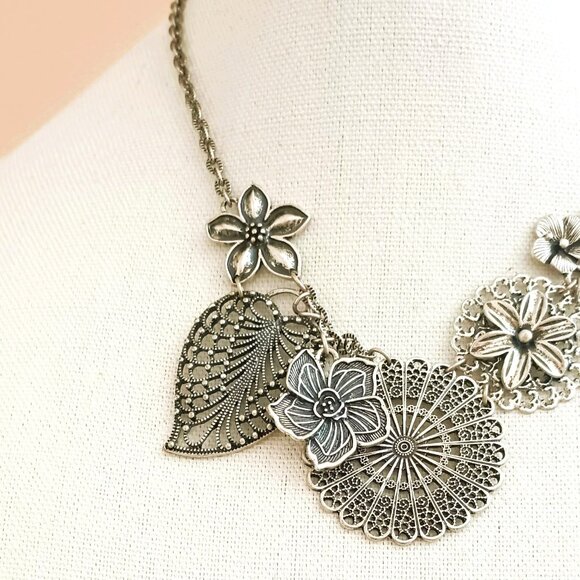 LD Layered Filigree Collar Necklace 17" Silver Tone Flower Leaf Textured Charms - Picture 4 of 8